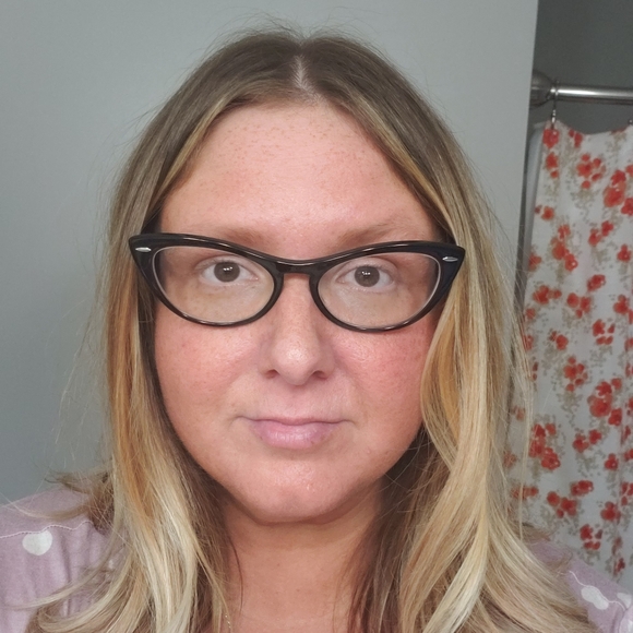 Meet your Posher, Carrie - Picture 7 of 13